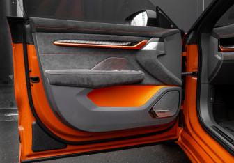 Подержанный автомобиль Zeekr 001 2023 года (24 фото)