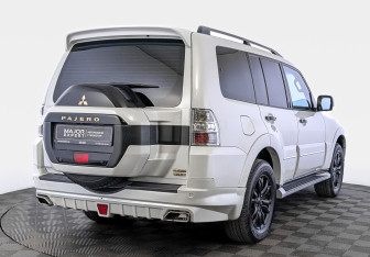 Подержанный автомобиль Mitsubishi Pajero 2019 года (5 фото)