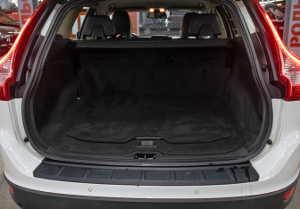 Подержанный автомобиль Volvo XC60 2010 года (10 фото)