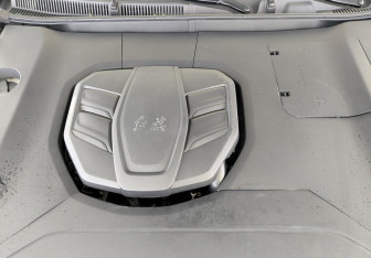 Подержанный автомобиль Hongqi HS5 2022 года (9 фото)