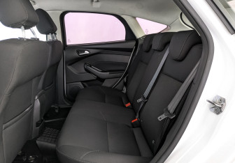 Подержанный автомобиль Ford Focus Hatchback 2017 года (18 фото)