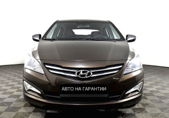 Подержанный автомобиль Hyundai Solaris Hatchback 2015 года (2 фото)