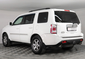 Подержанный автомобиль Honda Pilot 2012 года (6 фото)