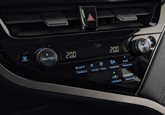 Подержанный автомобиль Toyota Camry Sedan 2022 года (21 фото)