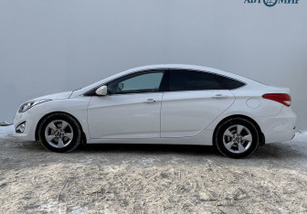 Подержанный автомобиль Hyundai i40 Sedan 2013 года (8 фото)