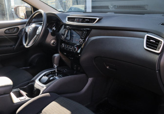 Подержанный автомобиль Nissan Qashqai 2017 года (9 фото)