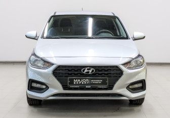 Подержанный автомобиль Hyundai Solaris Sedan 2020 года (2 фото)