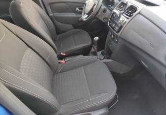 Подержанный автомобиль Renault Logan Sedan 2017 года (9 фото)