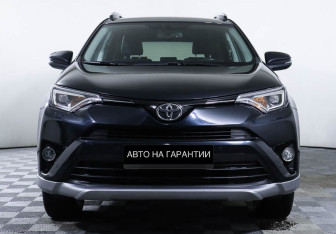Подержанный автомобиль Toyota RAV4 2017 года (2 фото)