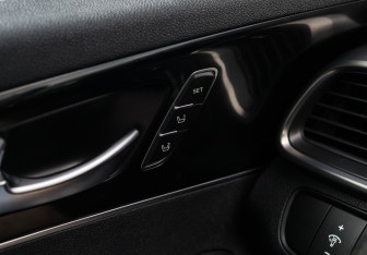 Подержанный автомобиль Kia Sorento 2018 года (21 фото)