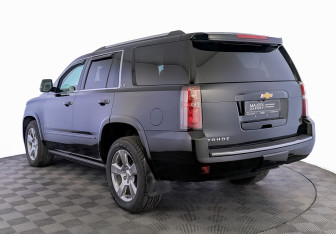 Подержанный автомобиль Chevrolet Tahoe 2016 года (7 фото)