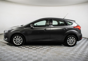 Подержанный автомобиль Ford Focus Hatchback 2016 года (8 фото)