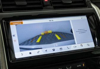 Подержанный автомобиль Land Rover Discovery 2018 года (16 фото)