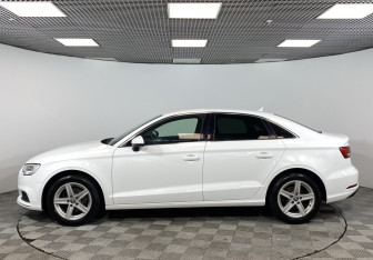 Подержанный автомобиль Audi A3 Sedan 2018 года (12 фото)