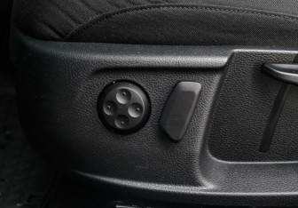 Подержанный автомобиль Volkswagen Passat Wagon 2013 года (15 фото)