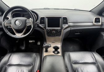 Подержанный автомобиль Jeep Grand Cherokee 2013 года (12 фото)