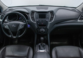 Подержанный автомобиль Hyundai Santa Fe 2017 года (13 фото)
