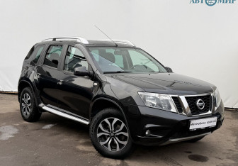 Подержанный автомобиль Nissan Terrano 2016 года (3 фото)