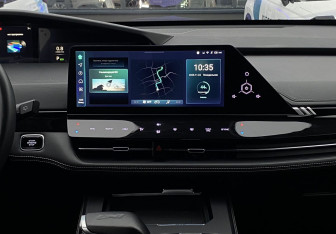 Подержанный автомобиль Changan UNI-K 2023 года (13 фото)