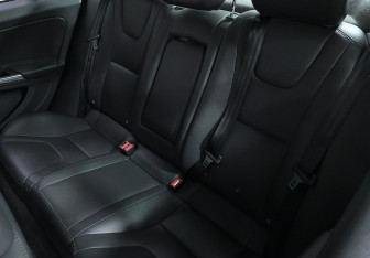 Подержанный автомобиль Volvo S60 2017 года (13 фото)