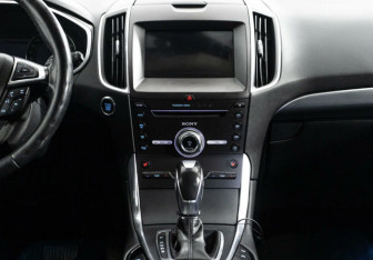 Подержанный автомобиль Ford S-MAX 2018 года (10 фото)