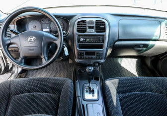 Подержанный автомобиль Hyundai Sonata 2009 года (13 фото)
