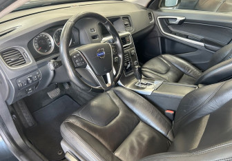 Подержанный автомобиль Volvo S60 2011 года (9 фото)