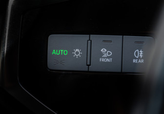 Подержанный автомобиль Audi Q3 2021 года (12 фото)