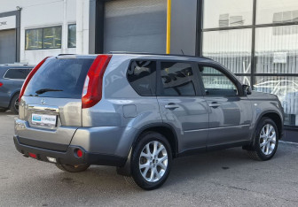 Подержанный автомобиль Nissan X-Trail 2011 года (5 фото)