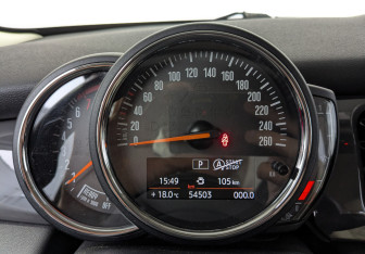 Подержанный автомобиль MINI Hatch 2021 года (16 фото)