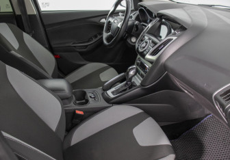 Подержанный автомобиль Ford Focus Hatchback 2013 года (9 фото)