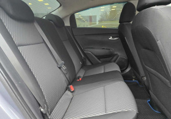 Подержанный автомобиль Kia Rio Sedan 2017 года (11 фото)