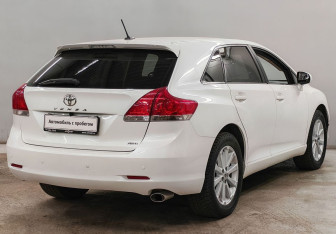 Подержанный автомобиль Toyota Venza 2010 года (5 фото)
