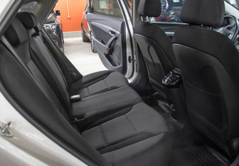 Подержанный автомобиль Hyundai i40 Sedan 2015 года (11 фото)