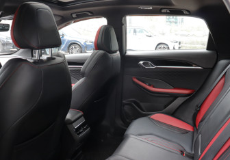 Подержанный автомобиль Geely Coolray 2024 года (10 фото)
