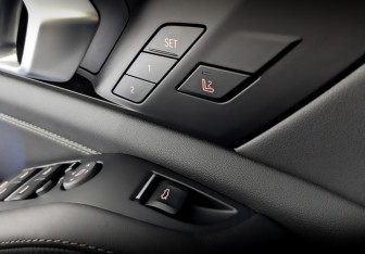 Подержанный автомобиль BMW X5 2024 года (22 фото)