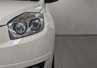 Подержанный автомобиль Geely Emgrand X7 2015 года (16 фото)