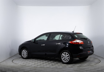 Подержанный автомобиль Renault Megane Hatchback 2013 года (7 фото)