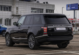 Подержанный автомобиль Land Rover Range Rover 2015 года (7 фото)