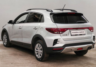 Подержанный автомобиль Kia Rio Hatchback 2021 года (7 фото)
