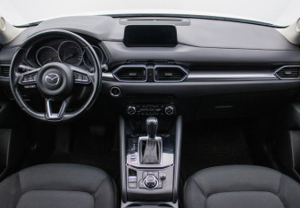 Подержанный автомобиль Mazda CX-5 2017 года (13 фото)