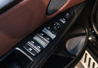 Подержанный автомобиль BMW X5 2017 года (17 фото)