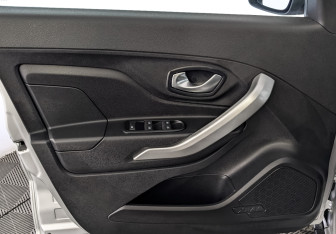 Подержанный автомобиль LADA (ВАЗ) XRAY 2018 года (19 фото)