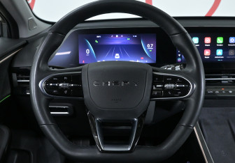 Подержанный автомобиль Omoda C5 2023 года (10 фото)