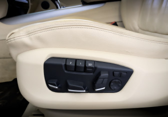 Подержанный автомобиль BMW X5 2014 года (21 фото)
