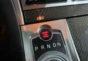 Подержанный автомобиль Jaguar XF Sedan 2014 года (17 фото)