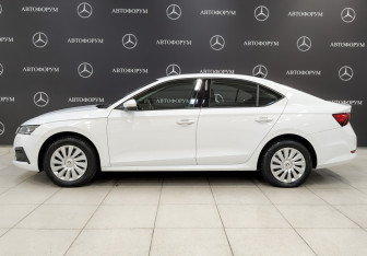 Подержанный автомобиль Skoda Octavia Liftback 2021 года (8 фото)