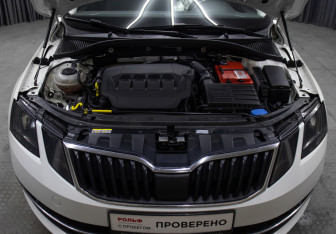 Подержанный автомобиль Skoda Octavia Liftback 2020 года (9 фото)