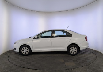 Подержанный автомобиль Skoda Rapid Liftback 2019 года (8 фото)