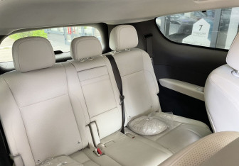 Подержанный автомобиль LiXiang Mega 2024 года (28 фото)